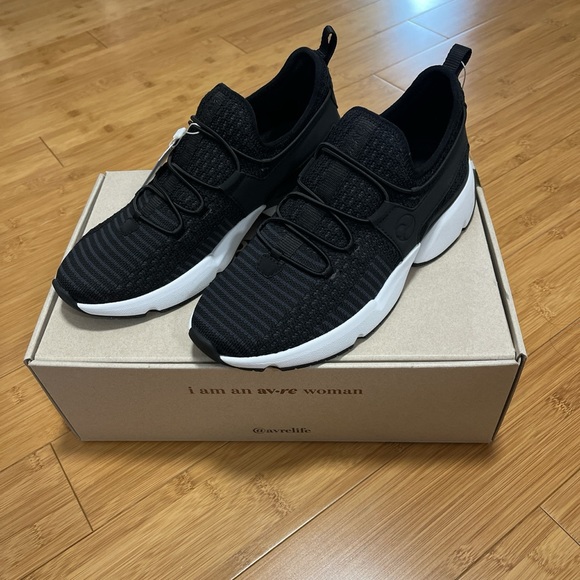 Sneakers - Picture 2 of 5